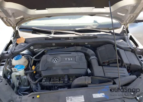 2015 Volkswagen Jetta 1.8T Se z USA, uszkodzony, nr VIN 3VWD07AJ5FM340040